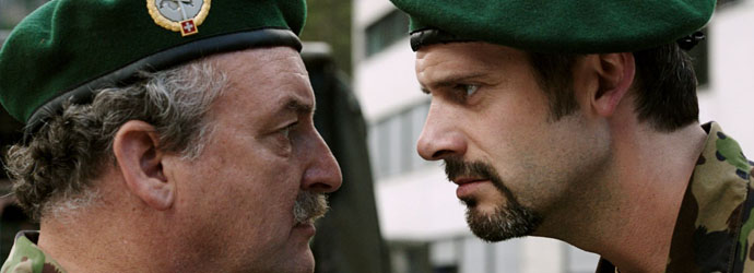 Baczność, spocznij, ommm! film wojenny
