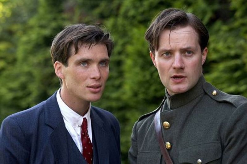 Wiatr buszujący w jęczmieniu film wojenny